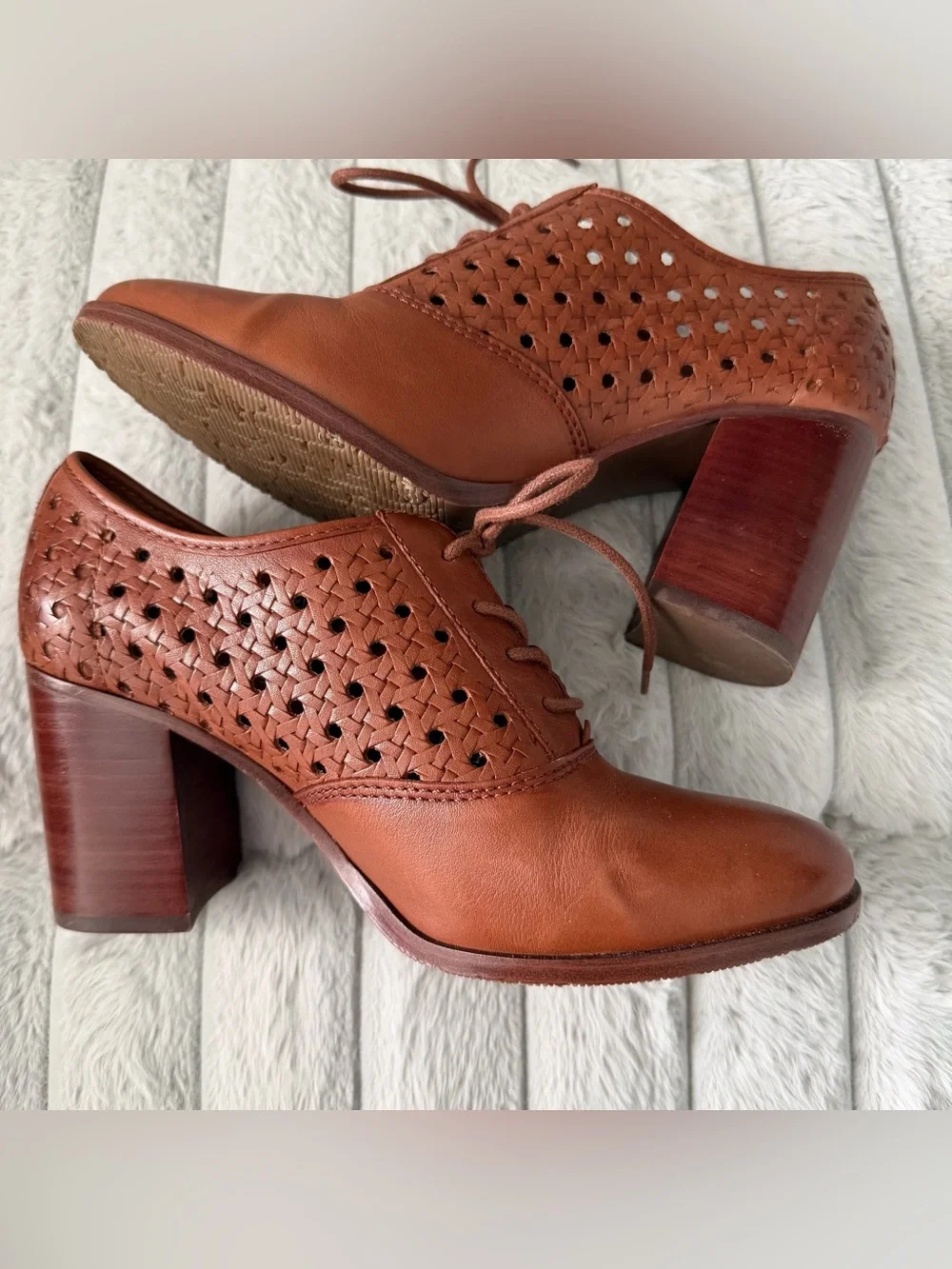 Patricia Nash brown leather Parma heeled lace-up oxfords